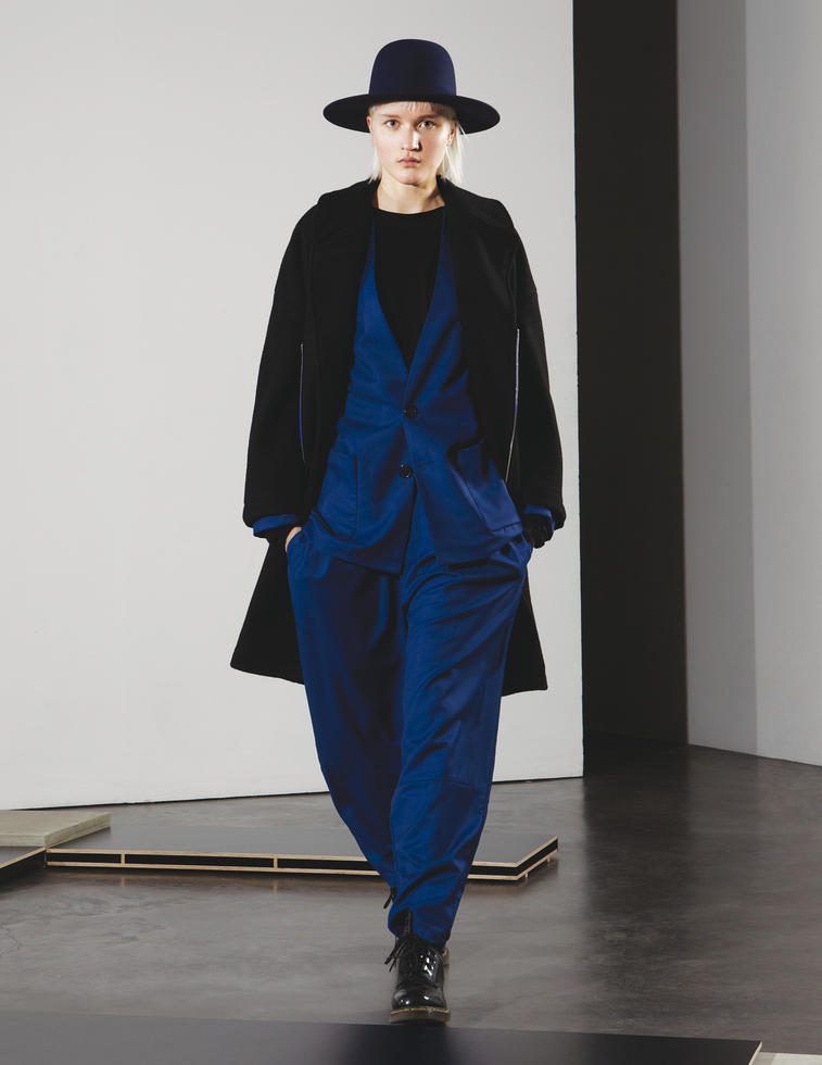 etudes-studio-etudes-v-1057